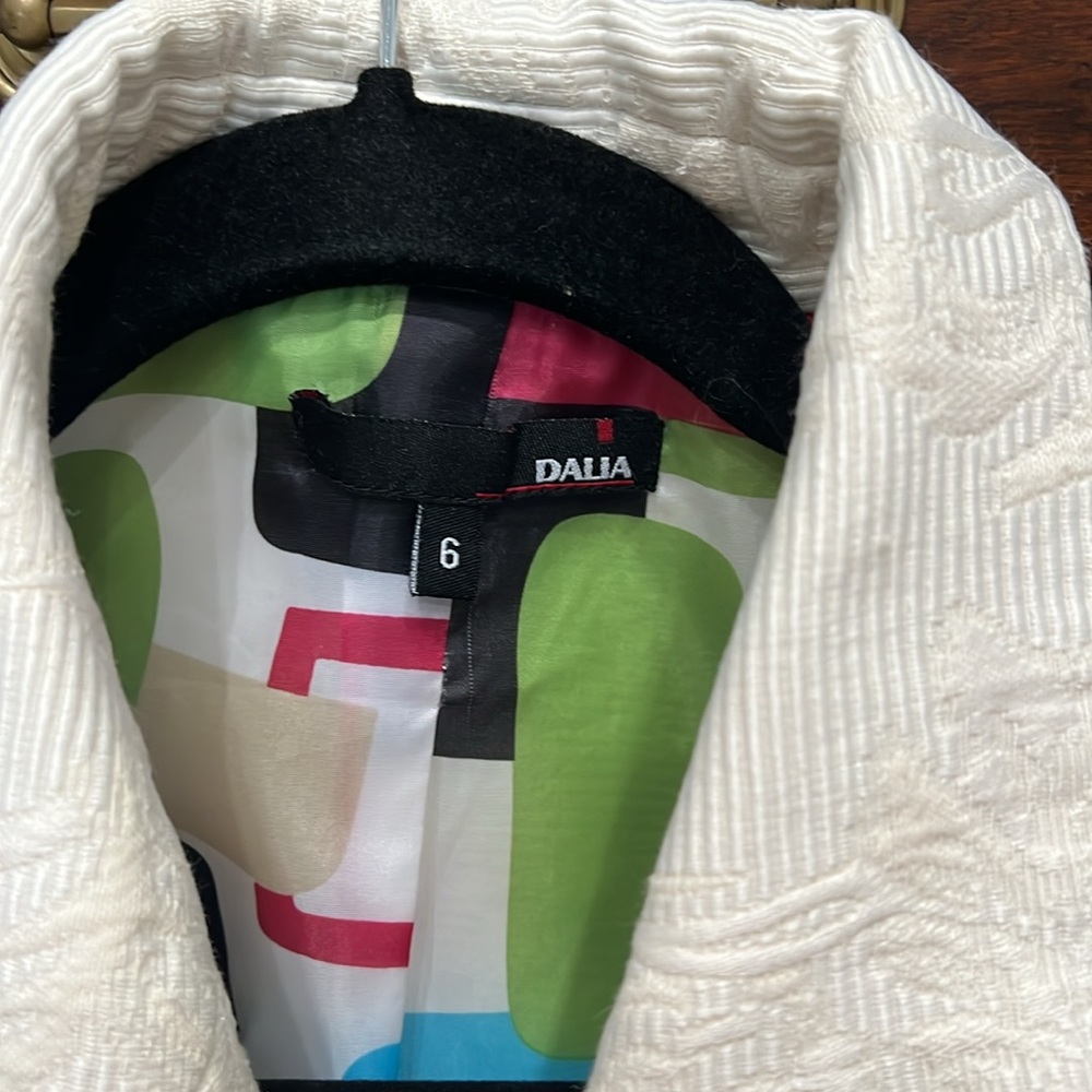 Jacket - Picture 3 of 7
